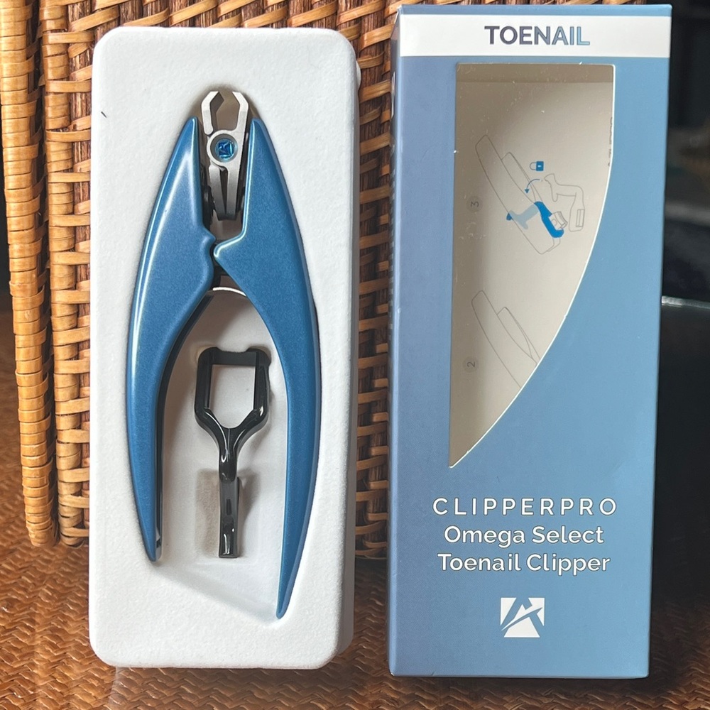 CLIPPERPRO Omega Select Toenail Clipper - Metallic Blue